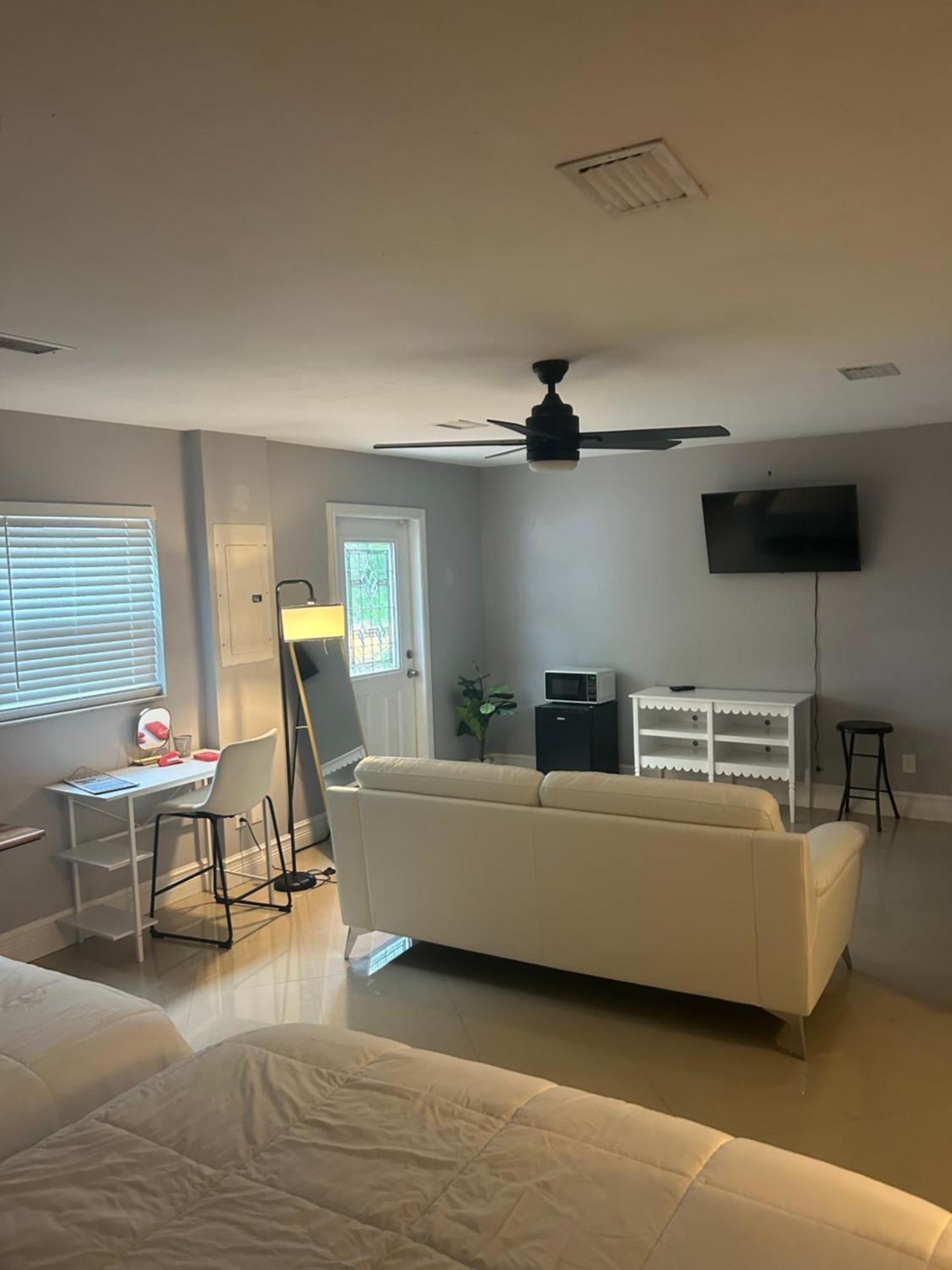 Elles Place Hotel Fort Lauderdale Buitenkant foto